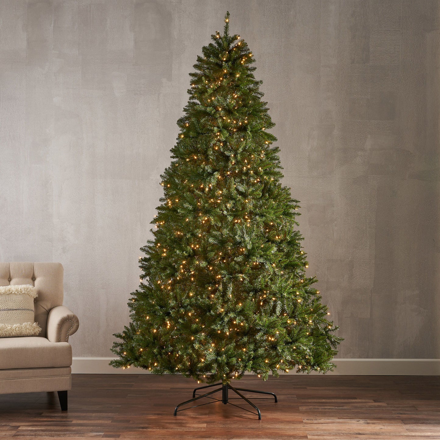 9' Dunhill Hinged Tree With 950 Clear Lights - Ul