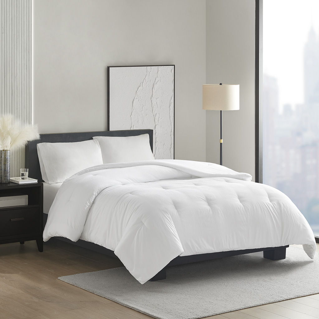 Oversized Down Alternative Comforter, White