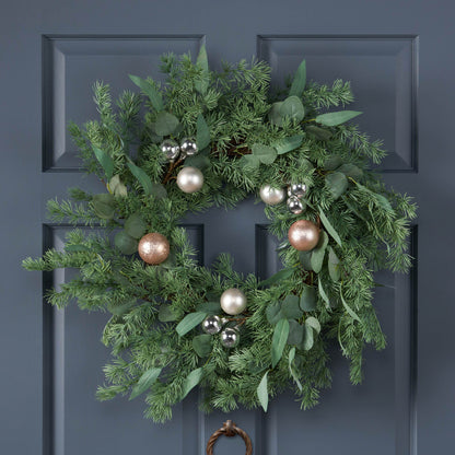 26" Pineneedle Wreath With Ball - Green