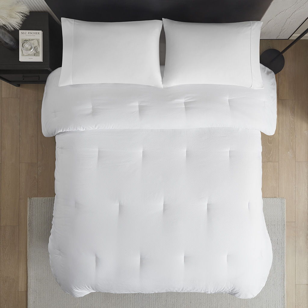 Oversized Down Alternative Comforter, White