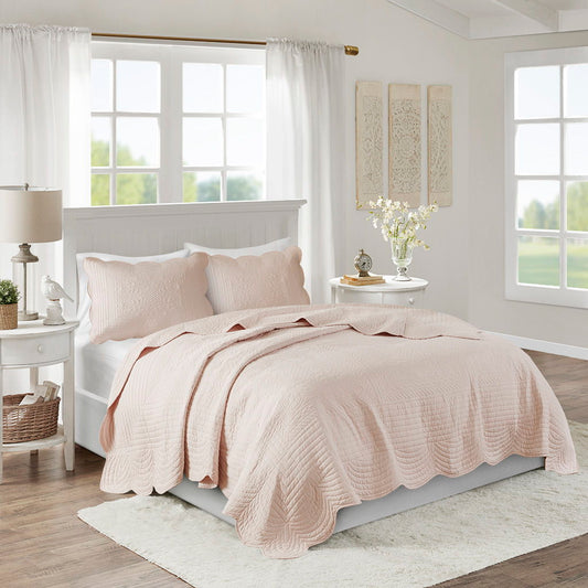 3 Piece Reversible Scalloped Edge Quilt Set, Blush