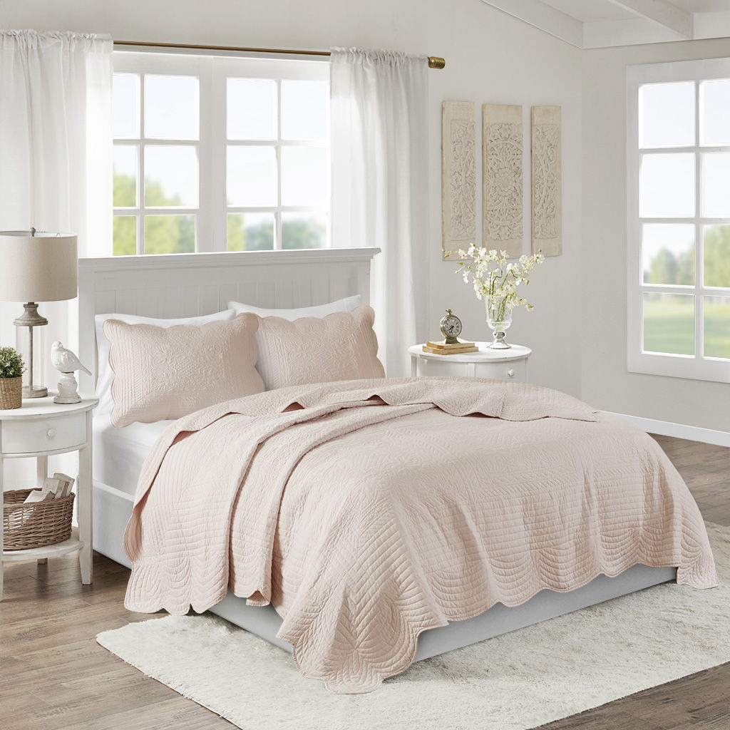 3 Piece Reversible Scalloped Edge Quilt Set - Blush