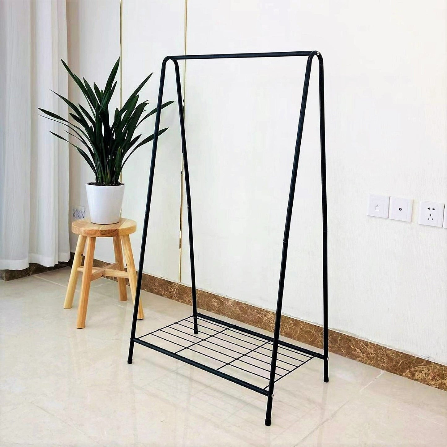 Store Level 1 Ladder To Secure Hangers - Black