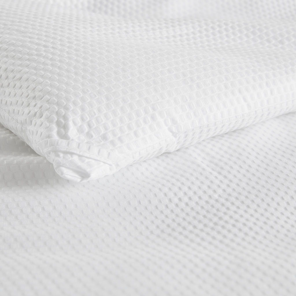 Oversized Down Alternative Comforter, White