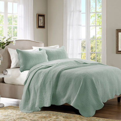 3 Piece Reversible Scalloped Edge Quilt Set, Seafoam