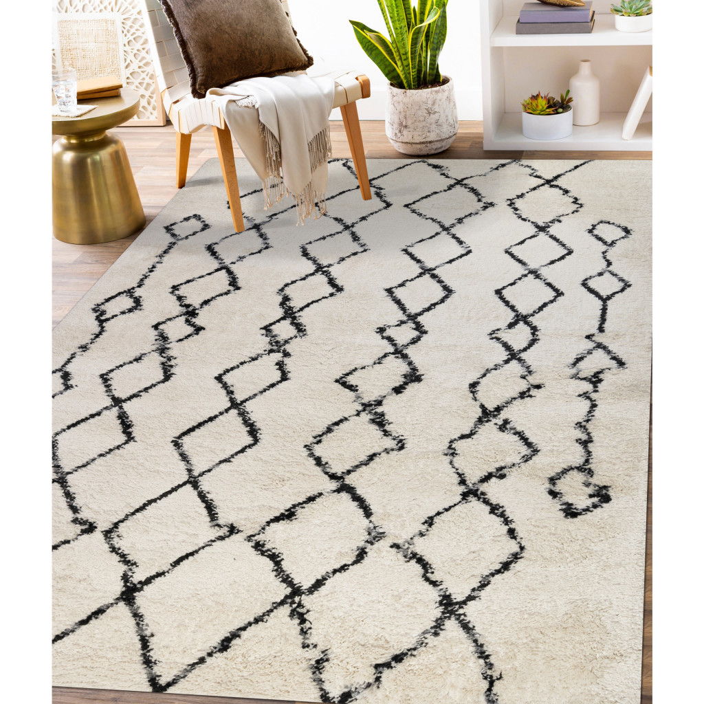 5' x 8' Geometric Shag Area Rug - Ivory And Black