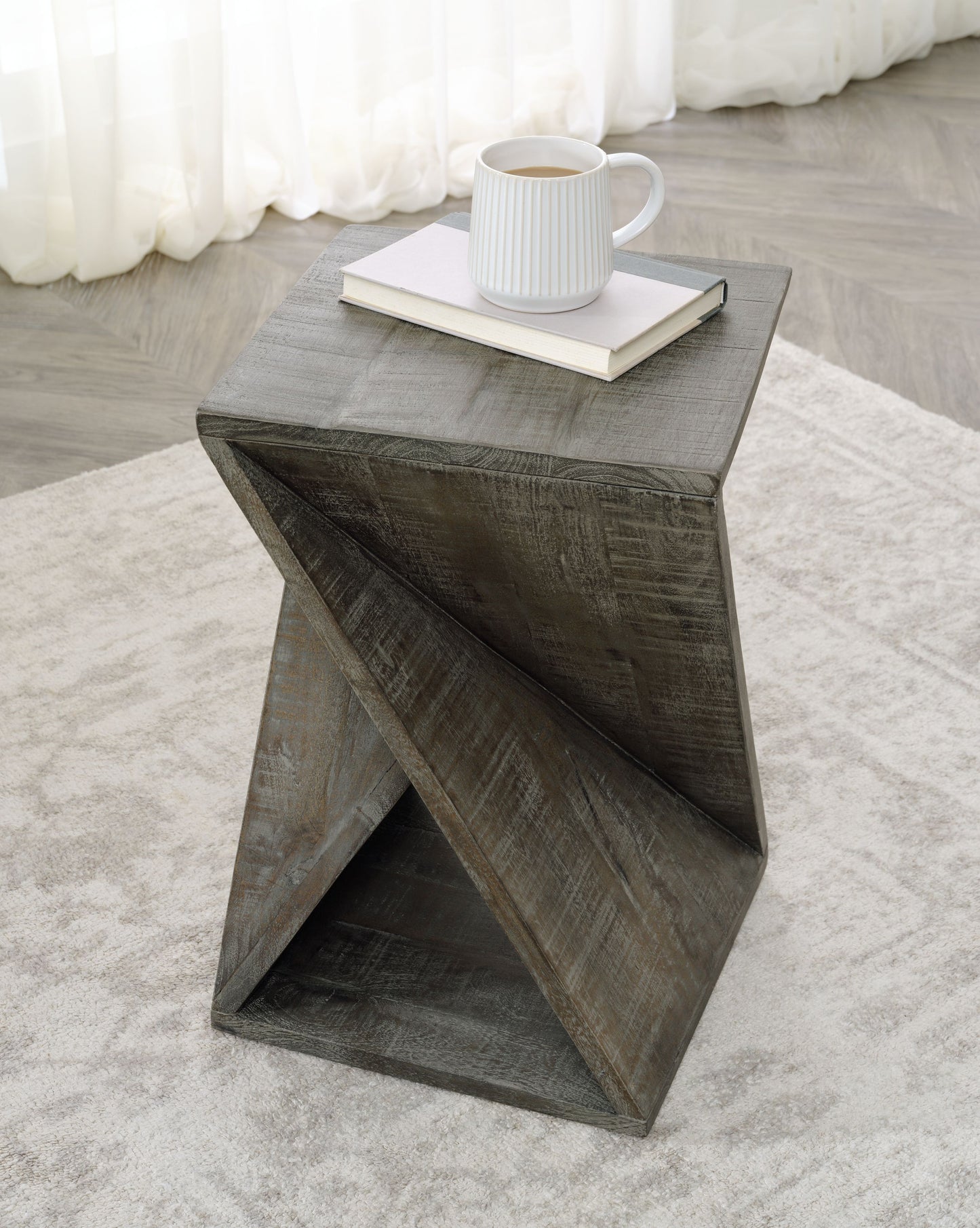 Zalemont - Accent Table