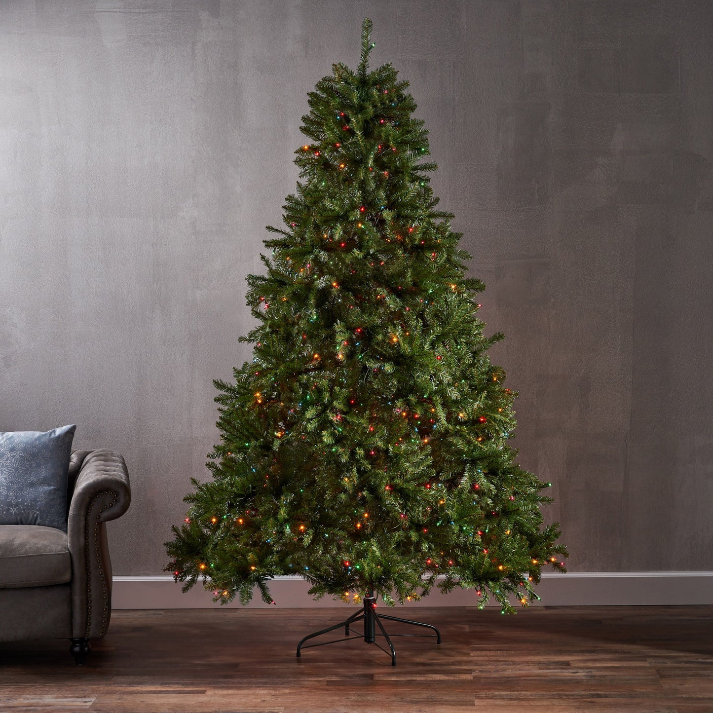 7.5’ Dunhill Hinged Tree With 750 Multi Lights - Ul - Green