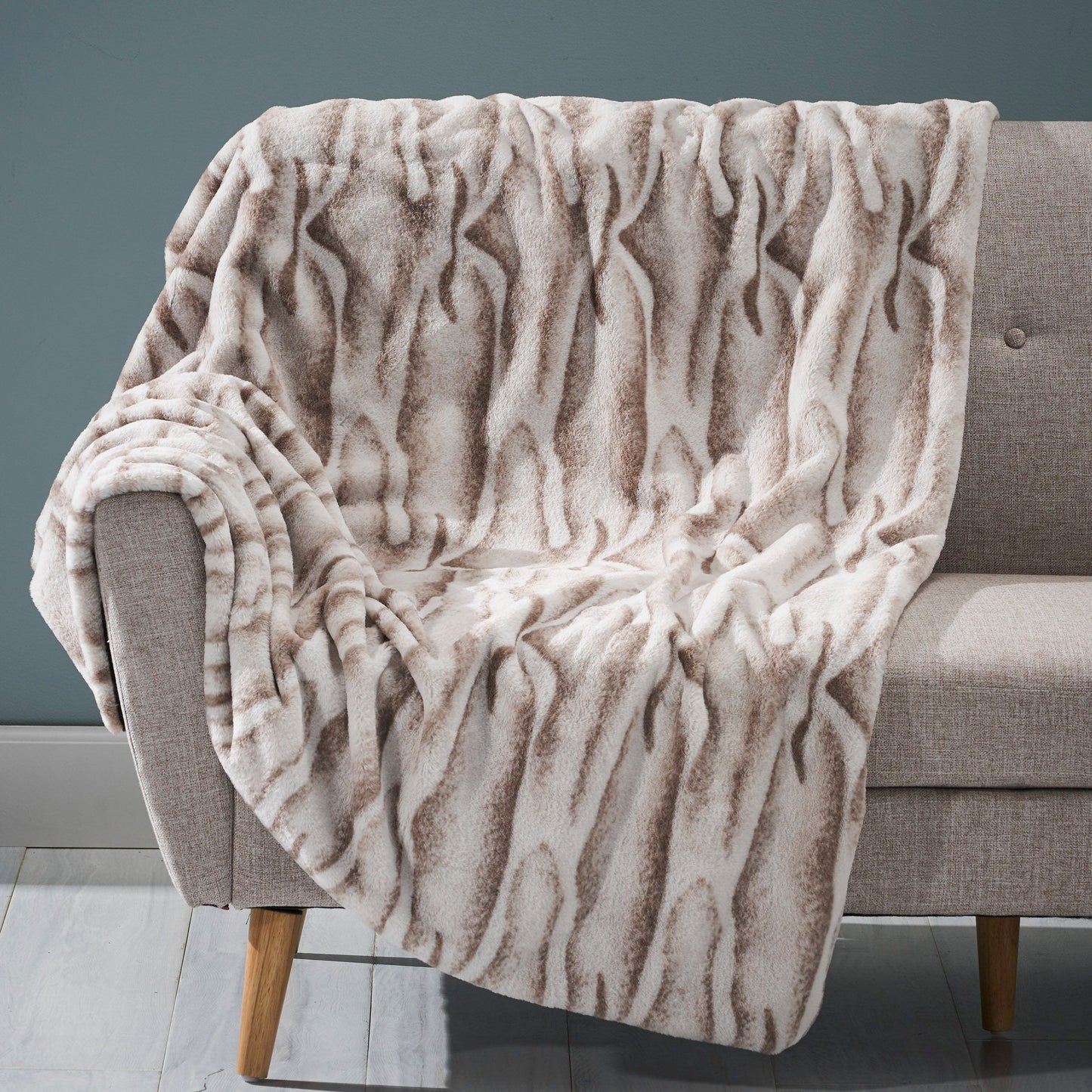 Throw BlankeT-Brown - Faux Fur