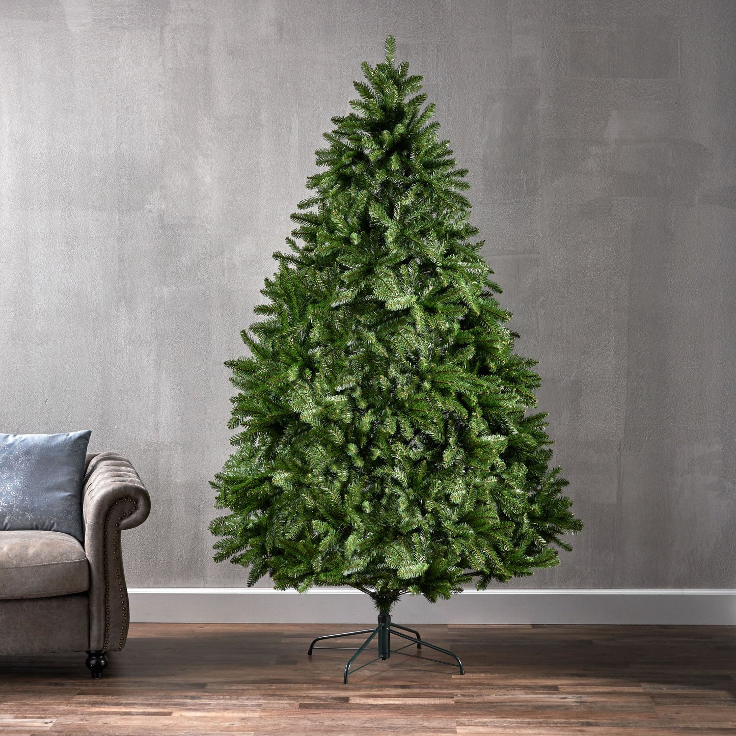 7 Norway Hinged Tree With 2231 Tips - Green