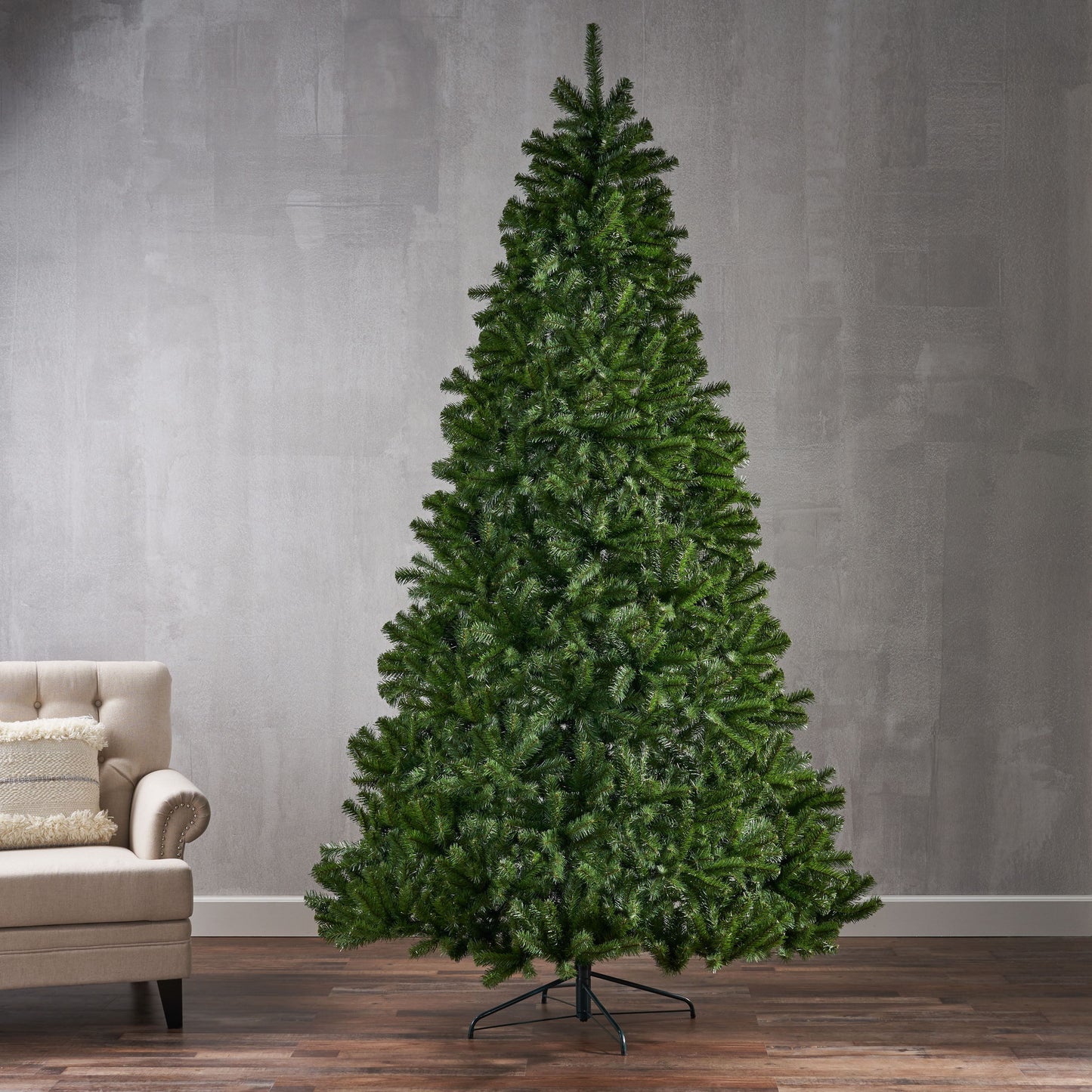 9' Noble Hinged Tree - Green