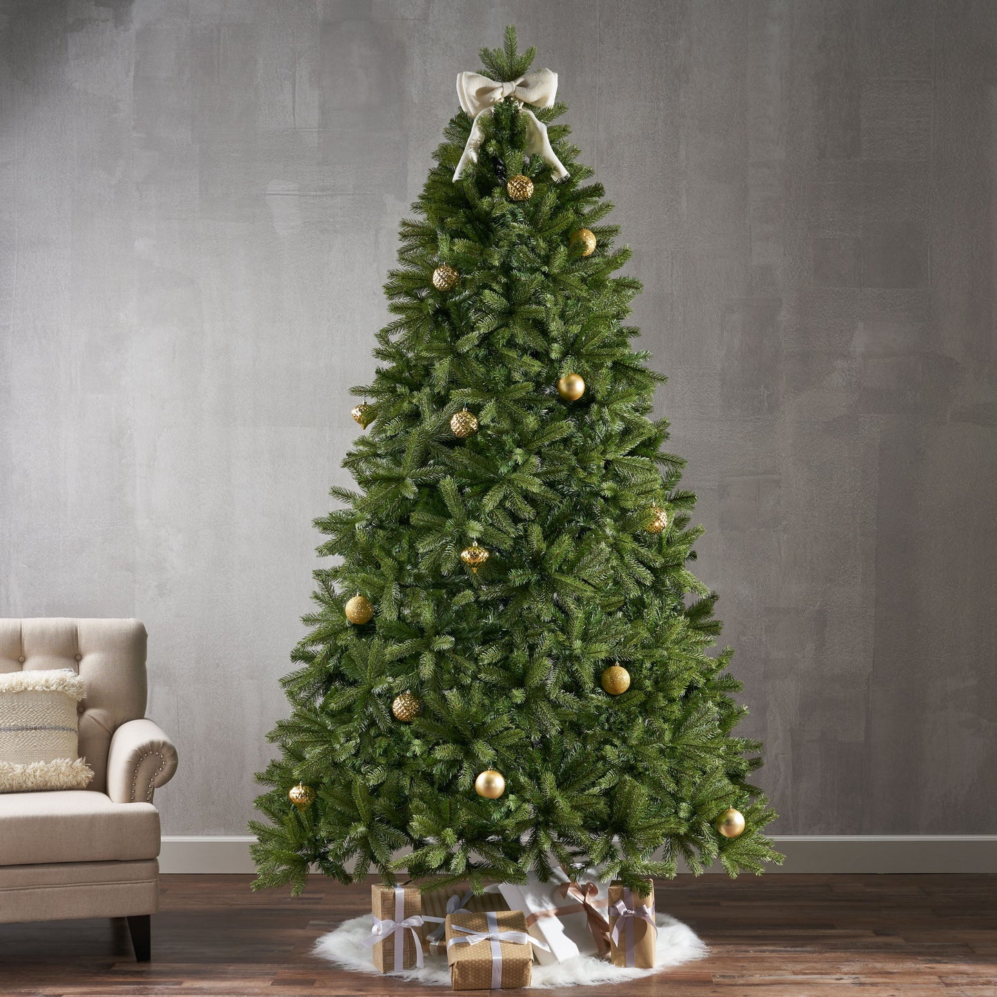 9' PE Mixed Spruce Tree, (33.3%Pe), 2576 Tips - Teak