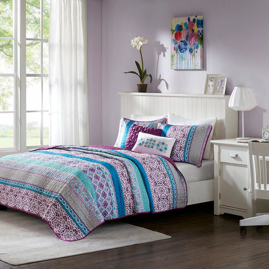 Joni Reversible Quilt Set With Throw Pillows