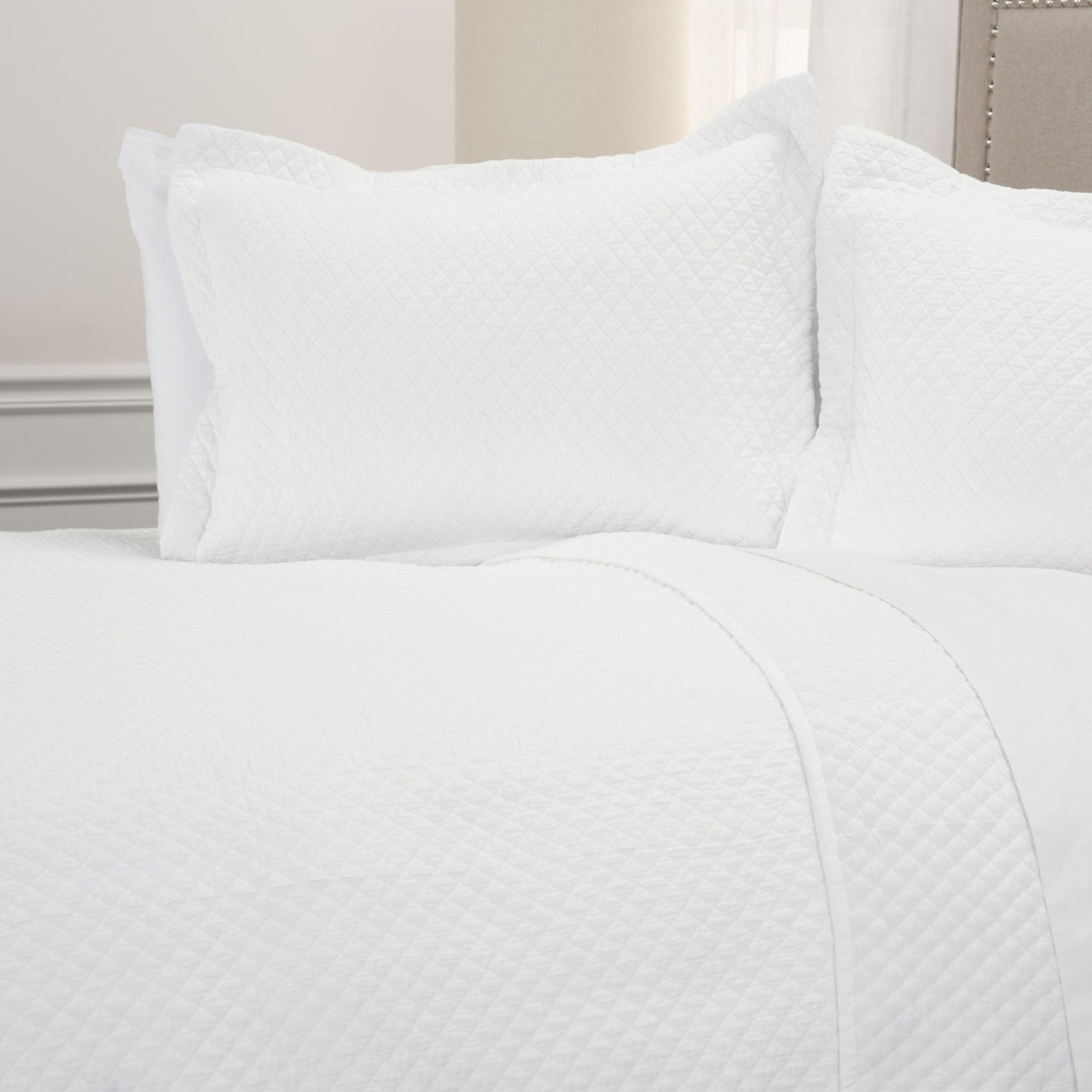 King Cotton 300 Thread Count Washable Down Alternative Comforter - White