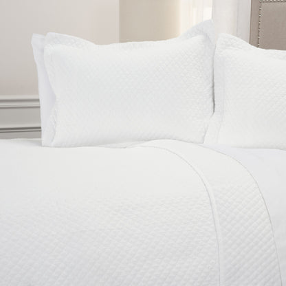 King Cotton 300 Thread Count Washable Down Alternative Comforter - White