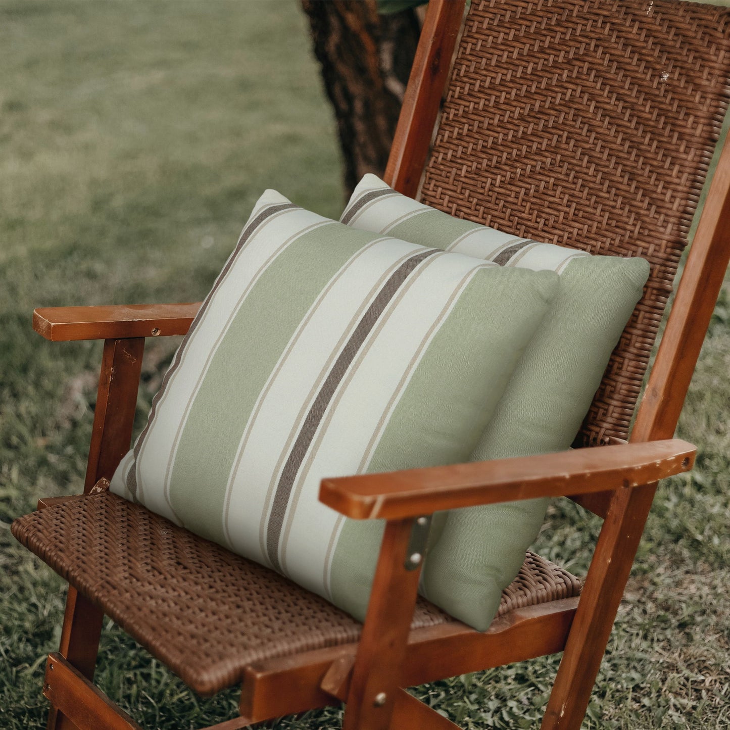 Pack Of 2 Outdoor Pillow With Inserts, 18" X 18" Green Strip