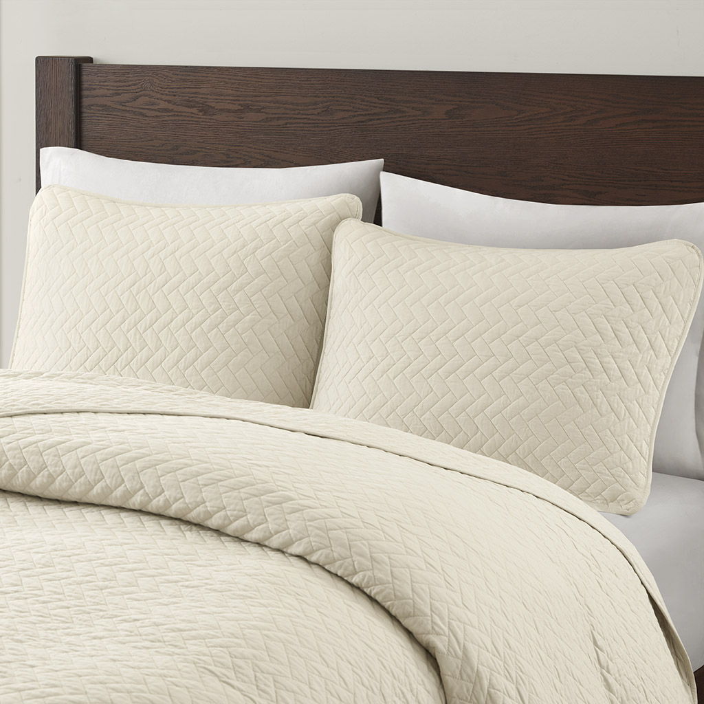 3 Piece Luxurious Oversized Quilt Set - Ivory