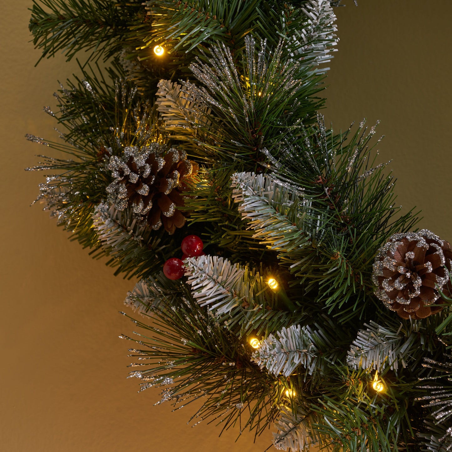 Glitter Bristle Mixed Wreath With With 9 Red Berry And 9 Pine Cones And 50 Warm White LED Lights With Timer - Battery Operated - Outdoor, 150 Tips