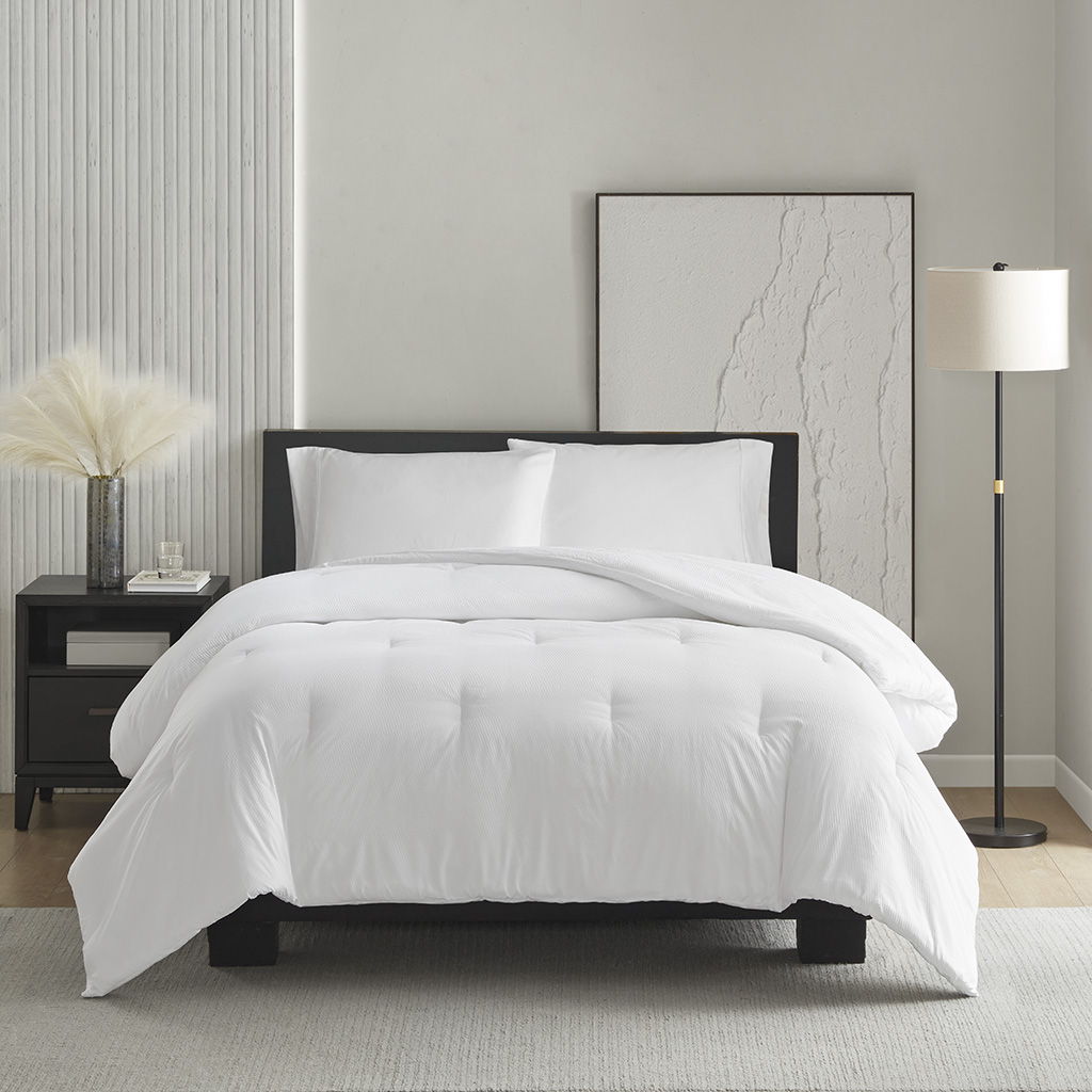 Oversized Down Alternative Comforter, White