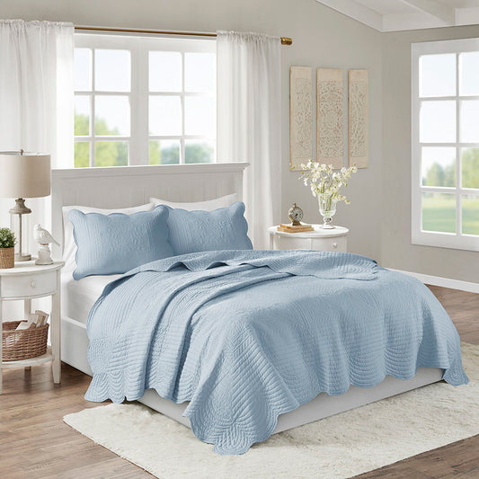 3 Piece Reversible Scalloped Edge Quilt Set