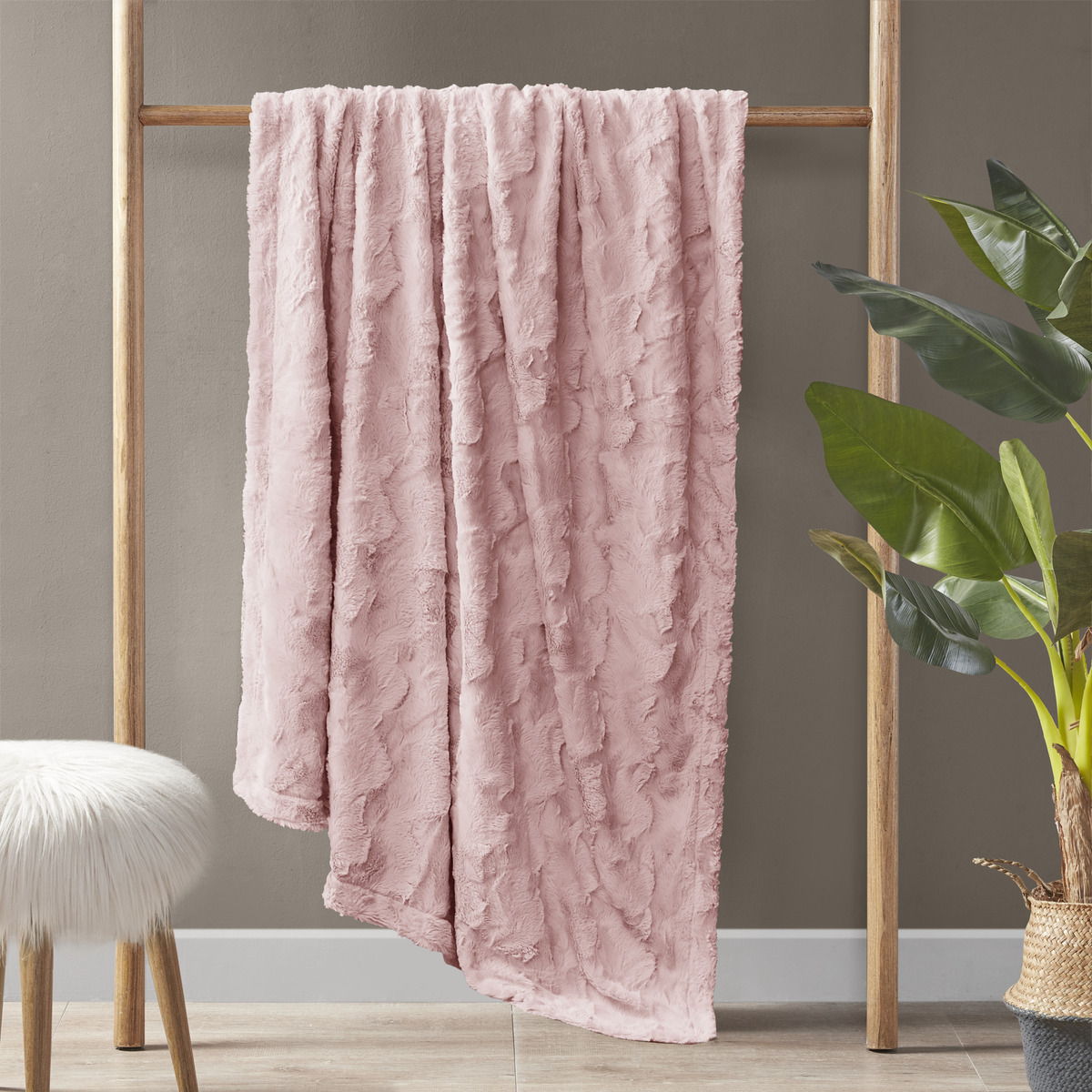 Oversized Faux Fur Throw - Blush