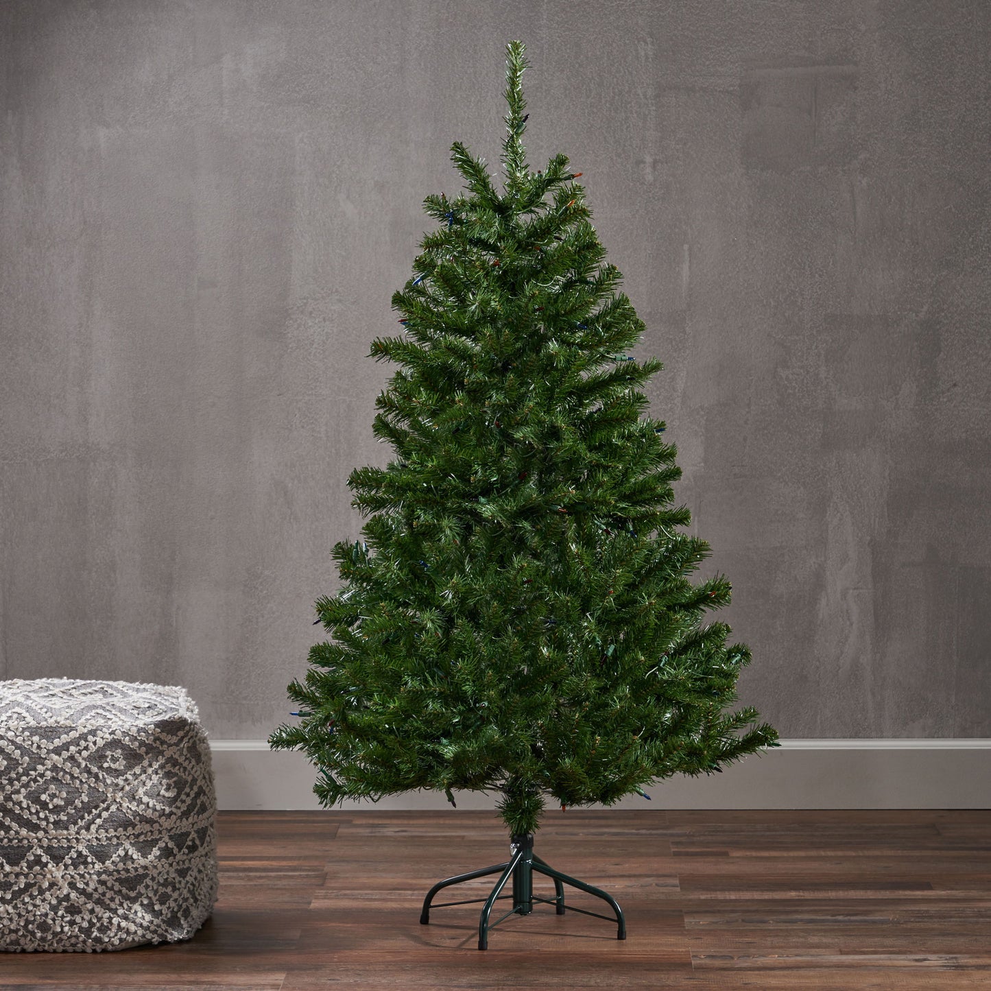 4.5' Noble Hinged Tree With 200 Multi Lights - Ul - Green