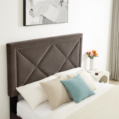 B109 King bed with two nightstands,Beautiful brass studs adorn the headboard, strong wooden slats + metal legs with Electroplate