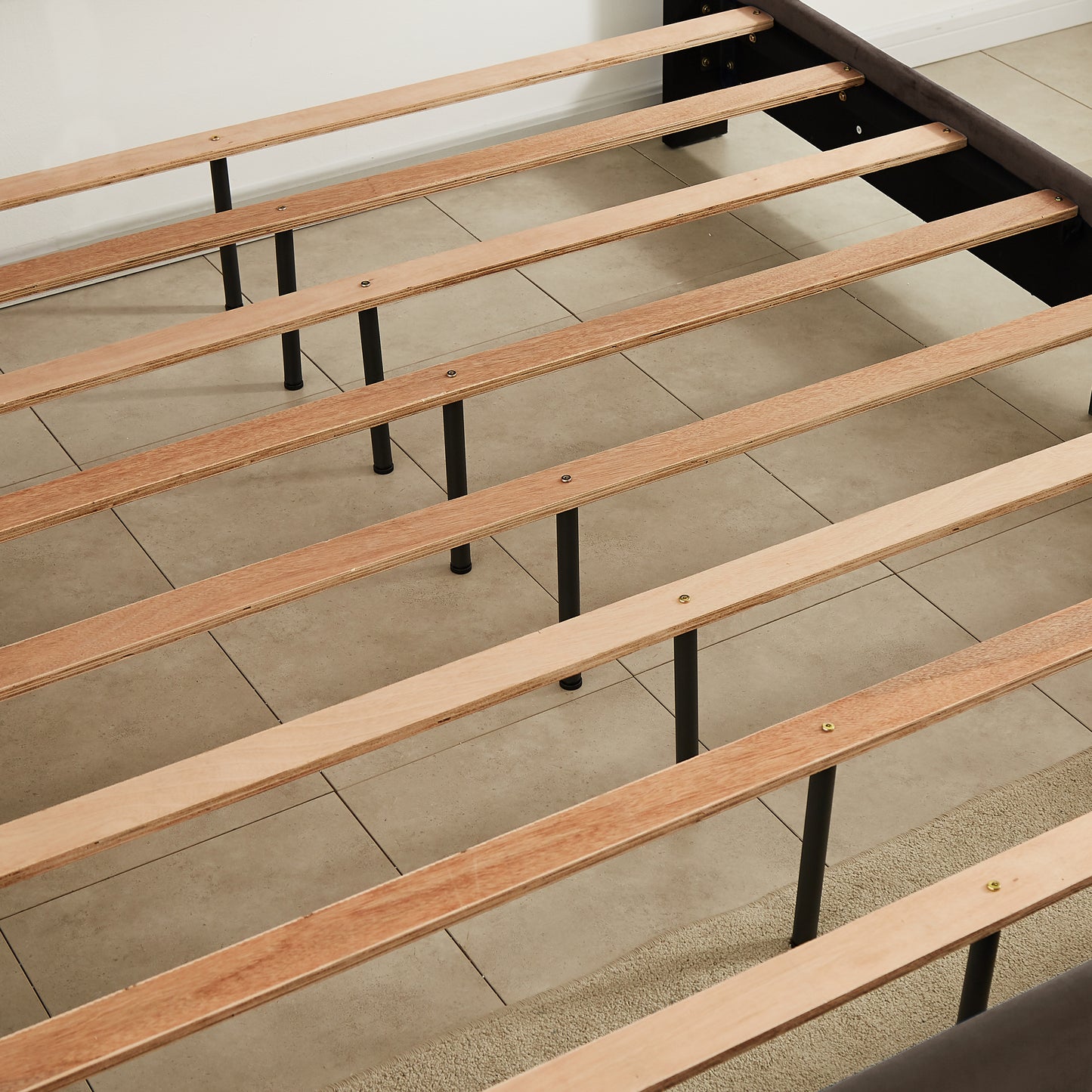 B109 King bed with two nightstands,Beautiful brass studs adorn the headboard, strong wooden slats + metal legs with Electroplate